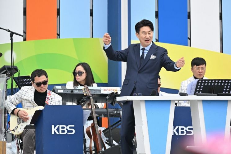 KBS 장수 음악 프로그램 '전국노래자랑'의 새로운 진행자 남희석이 오는 31일 방송을 통해 시청자들을 만난다. [이미지제공=KBS] [이미지출처=연합뉴스]