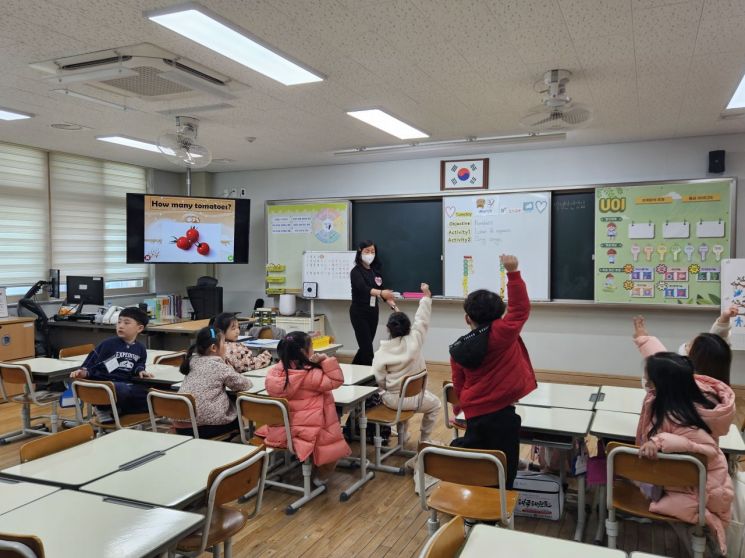 26일 오후 대구 북구 삼영초등학교 1학년 교실에서 늘봄수업이 진행되고 있다. [사진=박준이 기자]