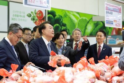 "오르고 오르더니"…세계에서 가장 비싼 한국 사과·감자값