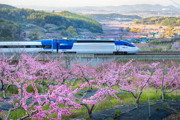 KTX-산천 운행 모습 / 사진제공=한국철도공사