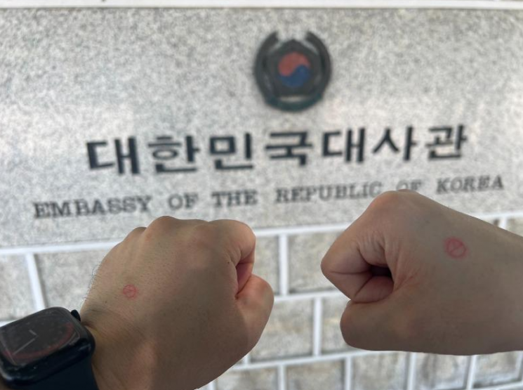 푸껫∼방콕 800㎞ 달려온 가족…"딸과 함께한 3박 4일 재외투표 여행"