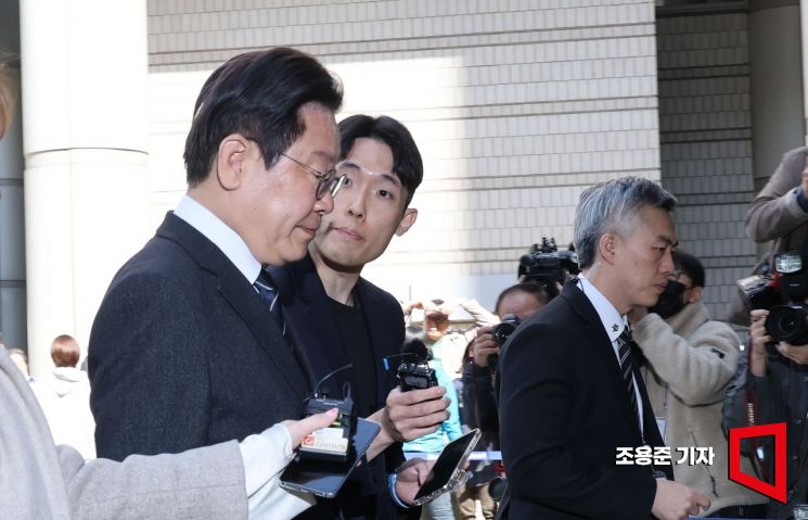 [포토] 법정 향하는 이재명 대표