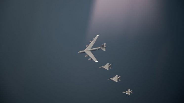 [양낙규의 Defence photo]한반도에 모인 한미일 최강 공중전력