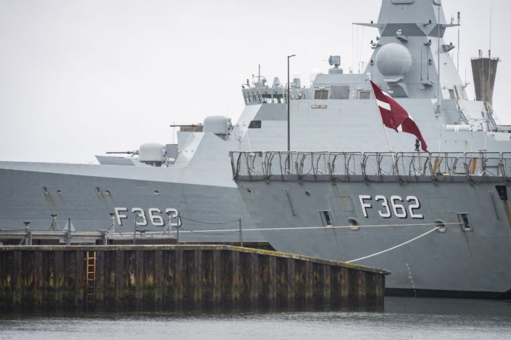 "미사일 포대가 멈추질 않아" 덴마크군, 발트해 항로 폐쇄