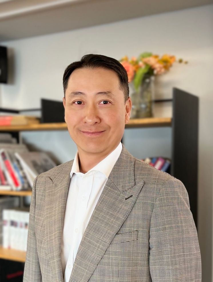 Appointed Song Hoseop, CEO of bhc, as New CEO of bhc Group Holding Company