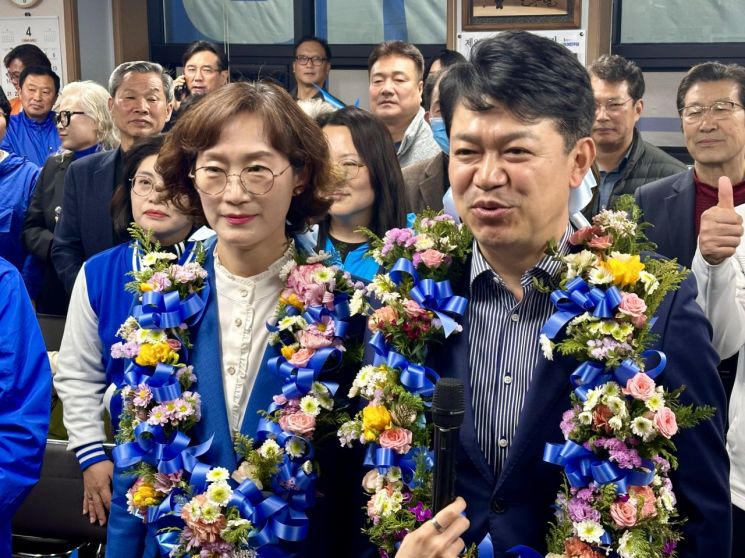 민주당 복기왕, 국회 입성···"잘못된 국정 바로잡을 것"