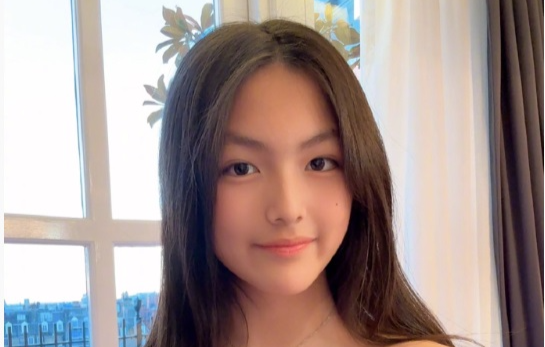 중국 유명 TV 진행자의 14살 딸 안젤라 왕 실링. 최근 고가의 옷을 입고 있는 모습이 공개되면서 사회적 논란이 일고 있다. [사진출처=웨이보 캡처]