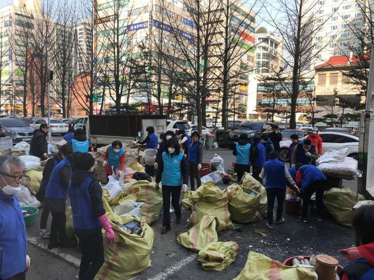 양천구, 저장강박 의심가구 집 청소·심리치료 서비스 