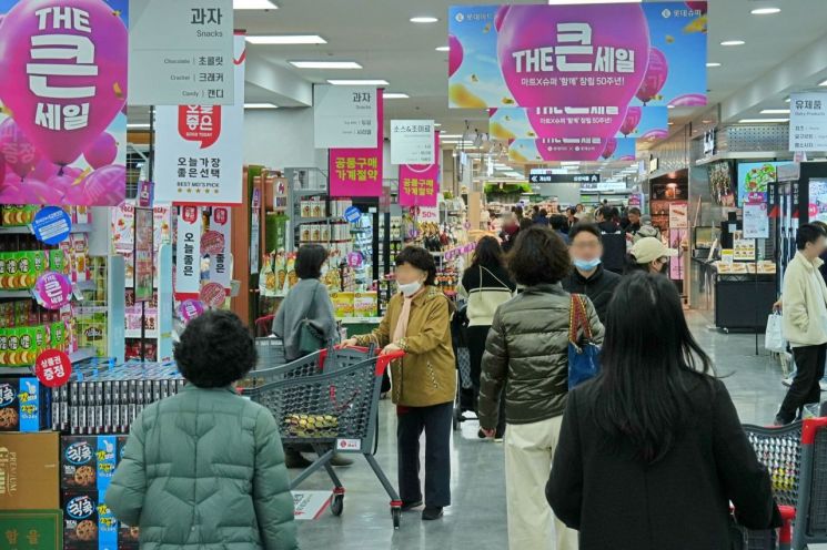 롯데마트·슈퍼, 소고기·초밥 '반값' …호주산 와규 3990원