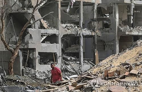 공습으로 파괴된 가자지구 건물