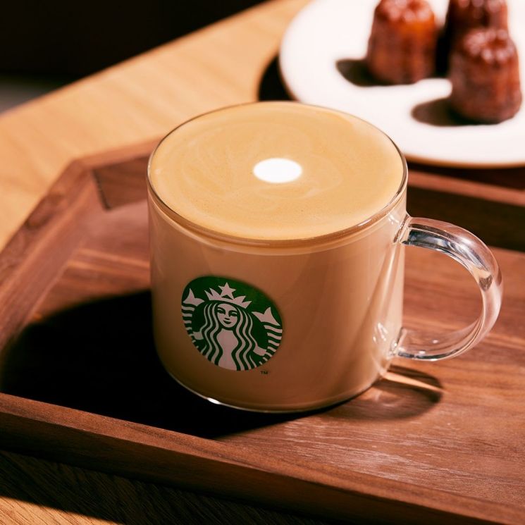 스타벅스, '플랫 화이트' 국내 출시…"진한 풍미의 클래식 커피"