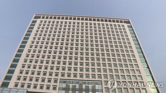 술 취해 경찰관 폭행…수원지검 초임 검사 입건