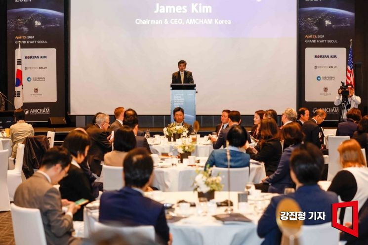 [포토] 인사말하는 제임스 김 주한미국상공회의소 회장