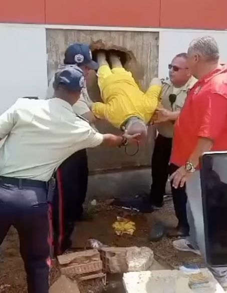 쇼생크탈출 꿈꾼 베네수엘라 죄수들…벽뚫고 간 곳이 하필 경찰방