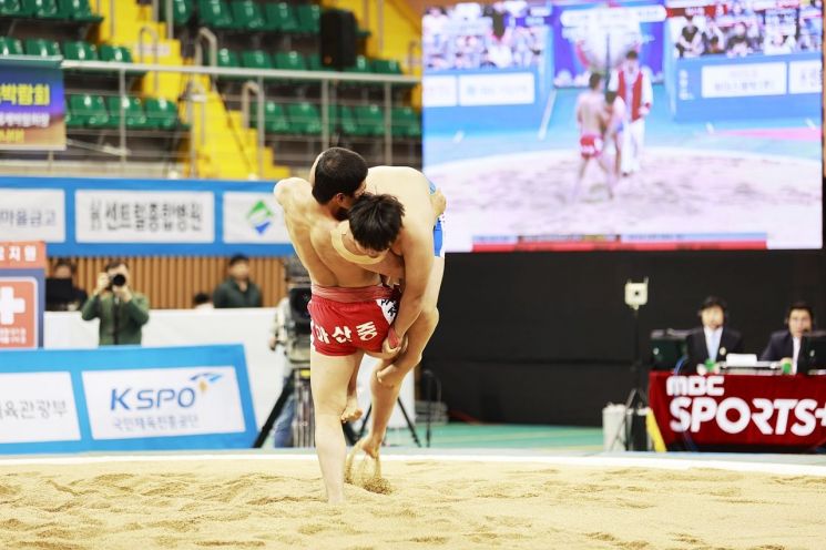 대한체육회장기 전국장사씨름대회 경기장면［사진제공=보성군］