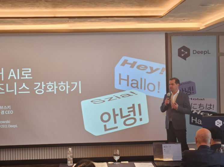 야렉 쿠틸로브스키 딥엘 최고경영자(CEO)가 26일 서울 강남 조선팰리스에서 열린 기자간담회에서 발표를 하고 있다.
