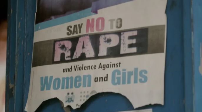 성폭행 범죄에 반대하는 시에라리온 여성들의 시위 문구 [이미지출처=BBC 캡처]