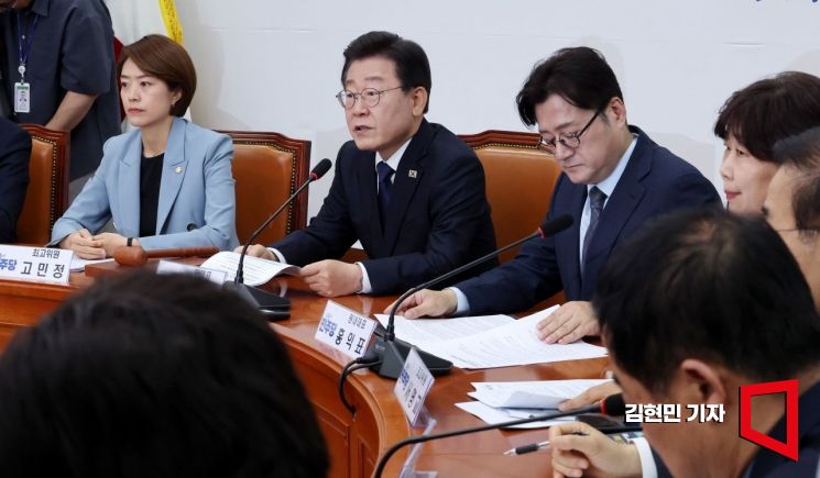 [포토] 이재명 “학생인권조례 폐지···학생인권 대못 박는 정치적 퇴행”
