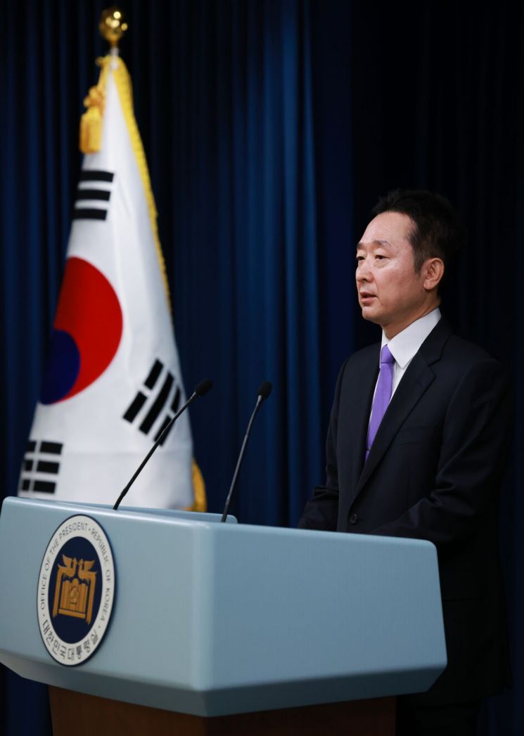 이재명, 尹대통령에 "국정 방향타 돌릴 마지막 기회"…130분간 회담(종합2보)