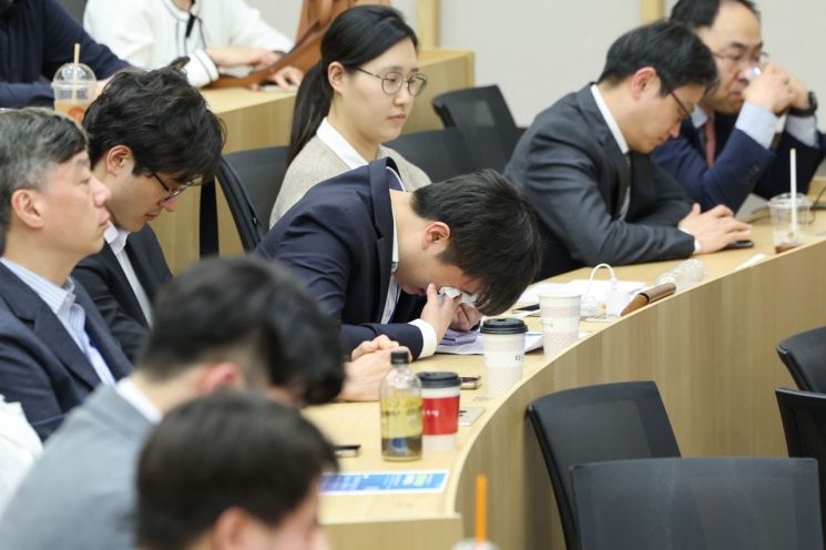 서울대병원 전공의·서울의대생 "환자 옆에 있을 환경 만들어 달라"