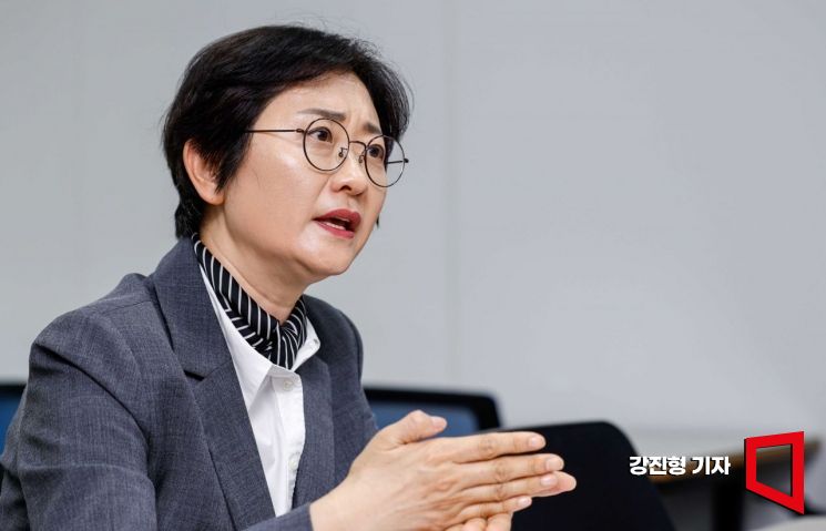 국민연금 '컨트롤타워' 이스란 "대체투자 다변화 기대…서울사무소도 필요"