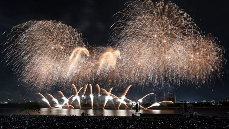 포항국제불빛축제·1000대 드론쇼… 포항 밤하늘 카운트다운