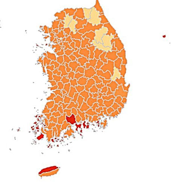 3일 기준 전국 꽃가루 농도 위험지수(소나무). 노란색이 '보통', 주황색이 '높음', 빨간색이 '매우 높음' 단계에 해당한다.[사진=기상청 날씨누리]