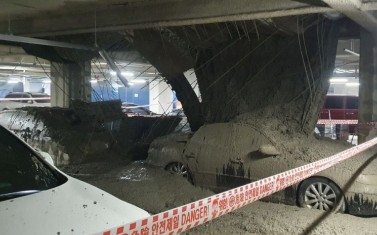 서울 마곡동 공사현장 지하주차장 붕괴사고…인부 2명 부상