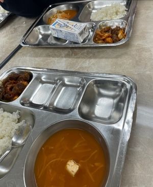 서울 시내 중학교 점심 급식.[사진출처=레몬테라스]