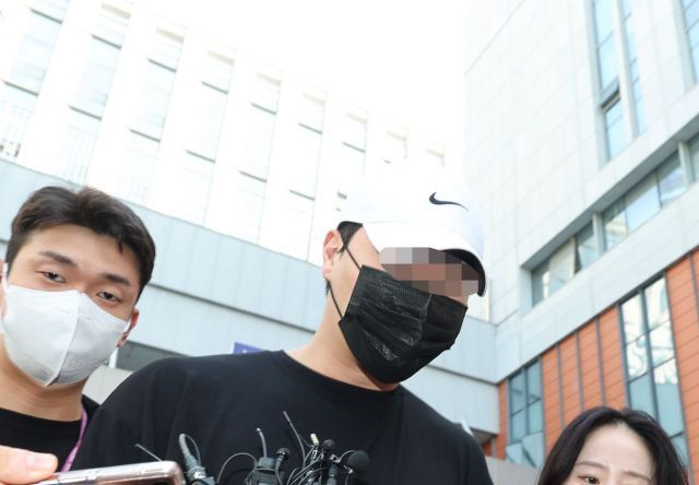 "돈 주면 입 다물겠다"며 수억원 뜯은 유튜버 재판행