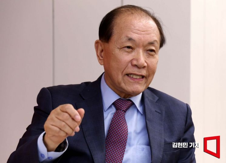 황우여 국민의힘 비상대책위원장이 8일 서울 여의도 당사에서 아시아경제와 인터뷰를 하고 있다. 사진=김현민 기자 kimhyun81@