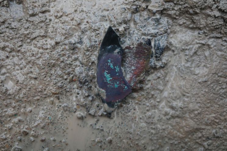 초기 신라 역사 비출 청동거울 조각 발견돼