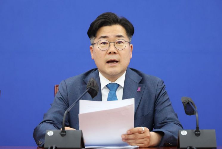 [尹기자회견]박찬대 "尹, 변화할 기회 스스로 걷어차"