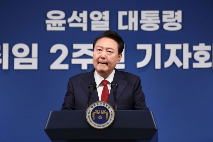 尹, 국민의힘 지도부 첫 상견례…민생 관련 논의할 듯