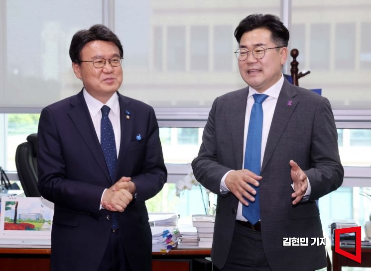 野, 공공연하게 '대통령 탄핵' 거론…현실성 있나
