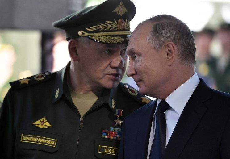 경제학자를 국방장관으로 기용한 푸틴…"러시아 국방비 계속 늘 것"