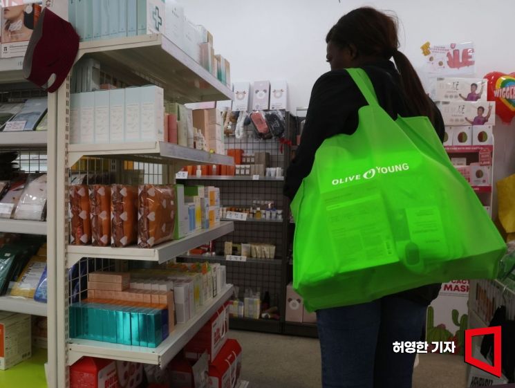 K-푸드·뷰티 '쌍끌이'…한국 수출 新성장축 부상 