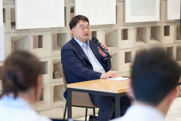 이우현 OCI회장 "美·동남아 바이오사 인수 검토"
