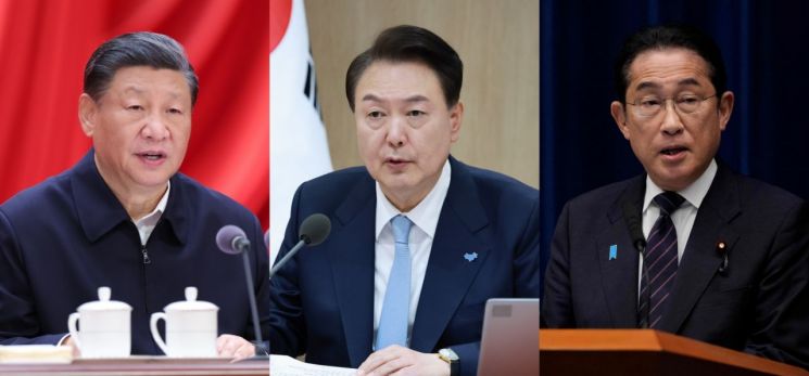 한중일 정상. 윤석열 대통령과 시진핑 중국 국가주석(왼쪽), 기시다 후미오 일본 총리(오른쪽)