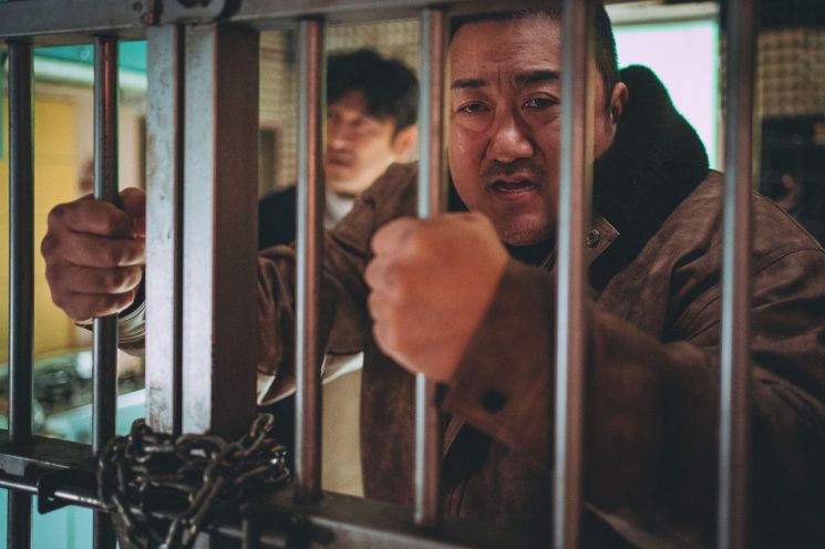 동남아 배경 영화 '범죄도시'의 한 장면