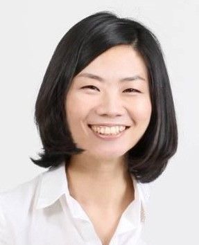 산학협력 기반 '대학 씨앗기획사업'에 선정된 동아대 패션디자인학과 전은하 교수.