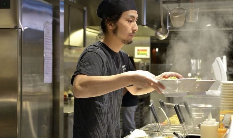 "1000엔 짜리 라멘 누가 먹겠냐"…'사중고' 버티는 일본 라멘집