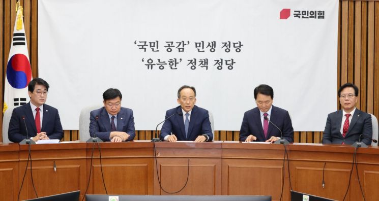 與 "법원, 현명한 결정…의료인, 본연의 자리로 돌아와야"