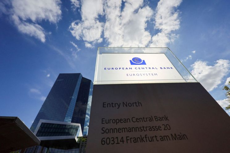 유럽중앙은행, '美 제재 우려' 유럽 은행에 러시아 사업 철수 압박