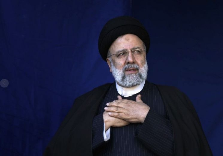 이란 대통령 탑승 헬기 비상착륙…생사 확인 안 돼