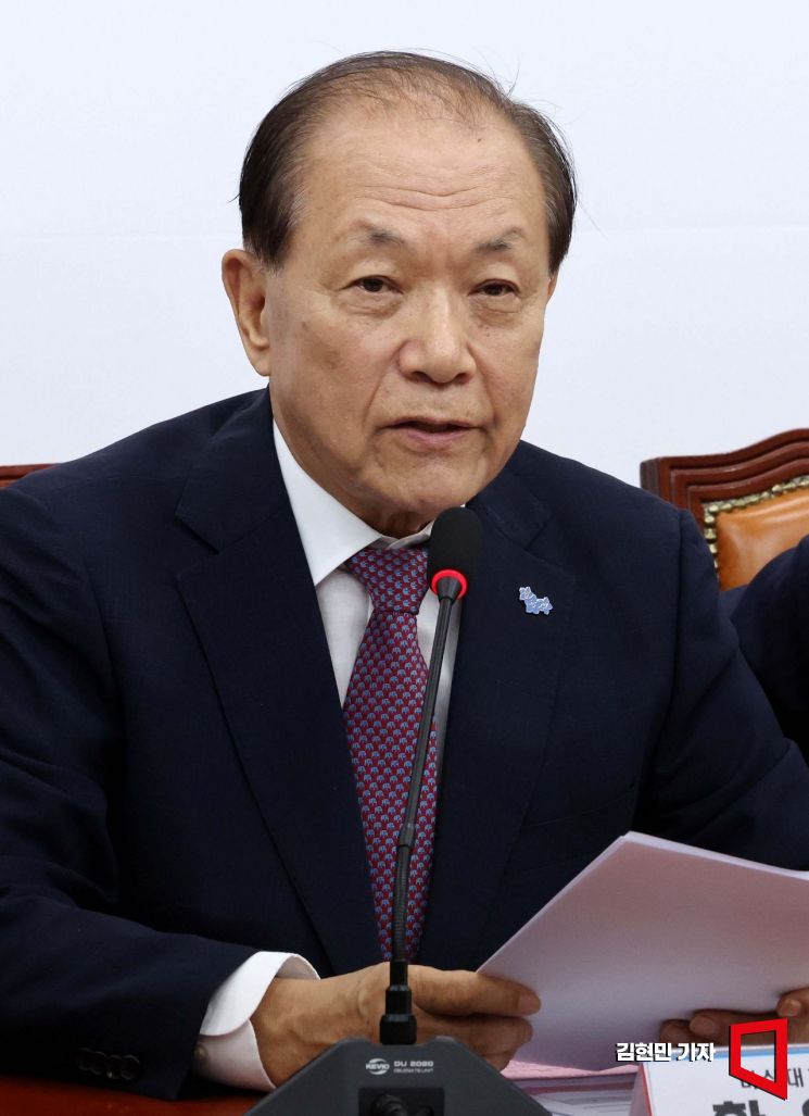 황우여 "기성세대 더 부담하고 젊은세대 어깨 가볍게 연금개혁 마쳐야"