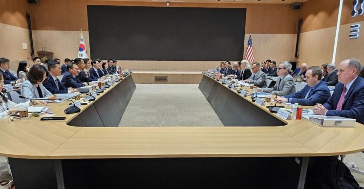 美대표단 "방위비 협상, 한미동맹 의지 반영하는 논의"
