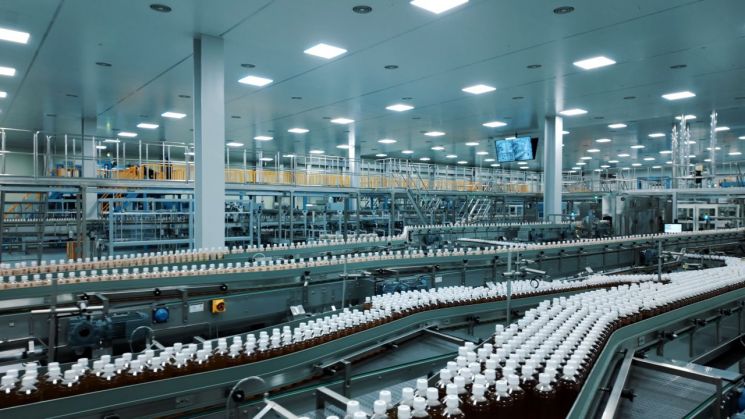 동원시스템즈 횡성 제2공장에서 무균충전음료 제품을 생산하고 있다.[사진제공=동원시스템즈]
