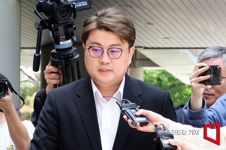 김호중 팬에 '살인 예고' 당한 유튜버 경찰에 고소장 제출