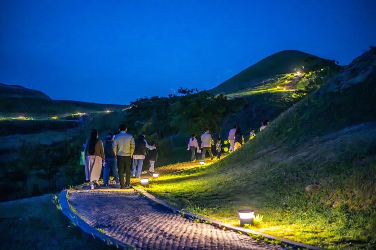  함안군, 문화관광해설사와 함께하는 ‘말이산 달빛마중’ 행사 성료 